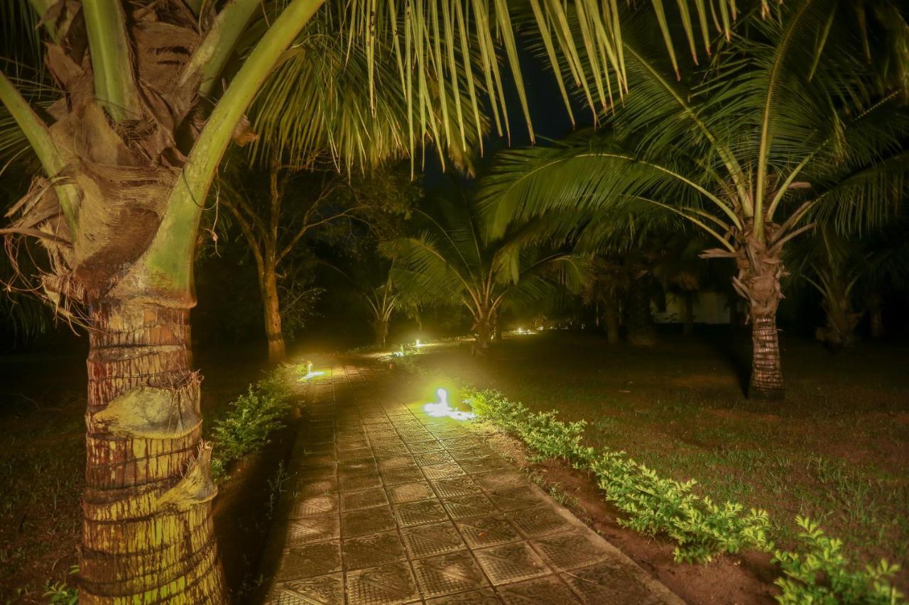 Subaseth Villa 아누라다푸라 외부 사진