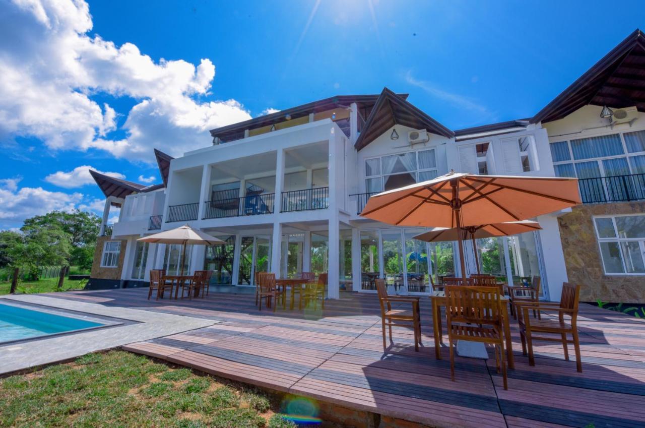 Subaseth Villa 아누라다푸라 외부 사진