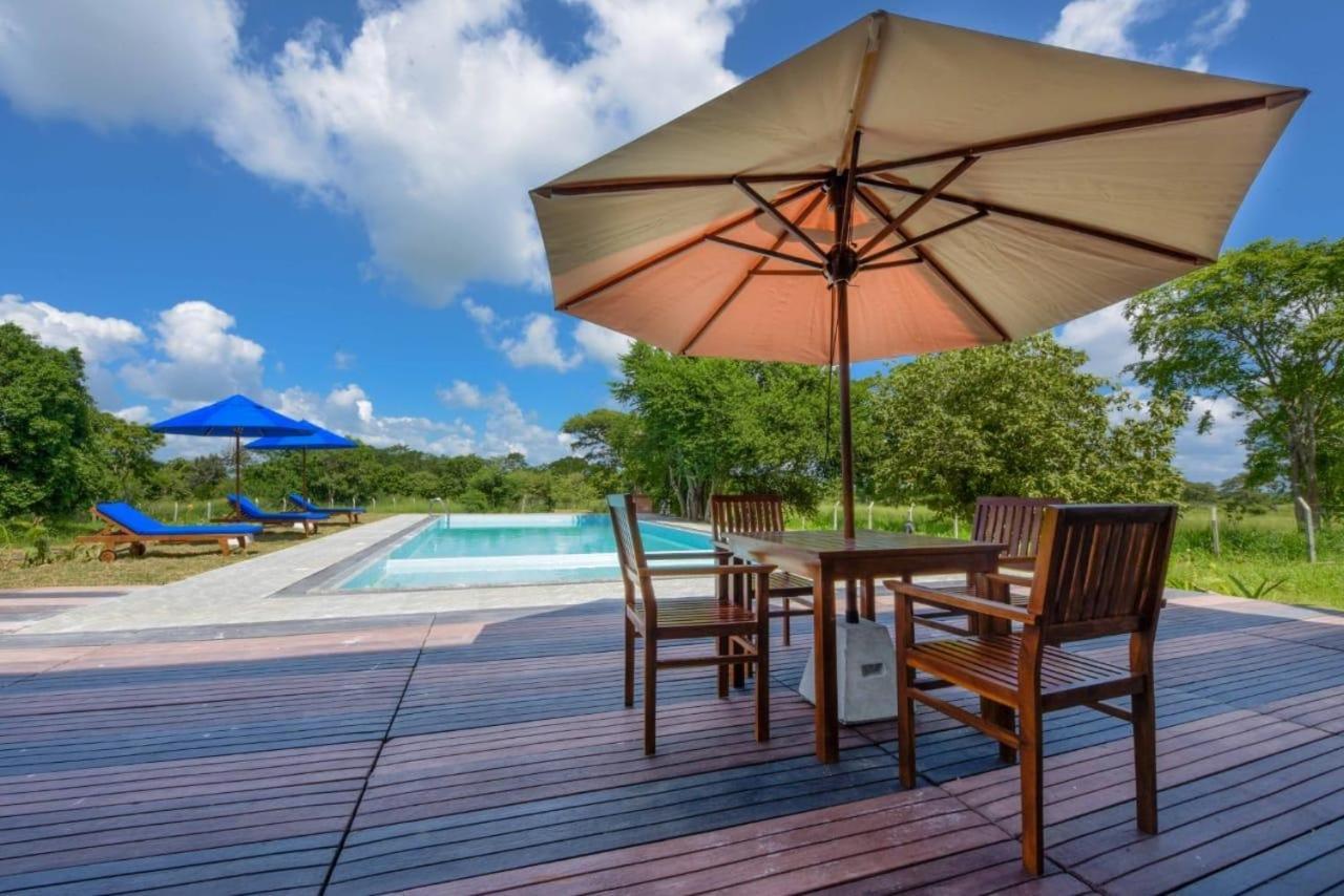 Subaseth Villa 아누라다푸라 외부 사진